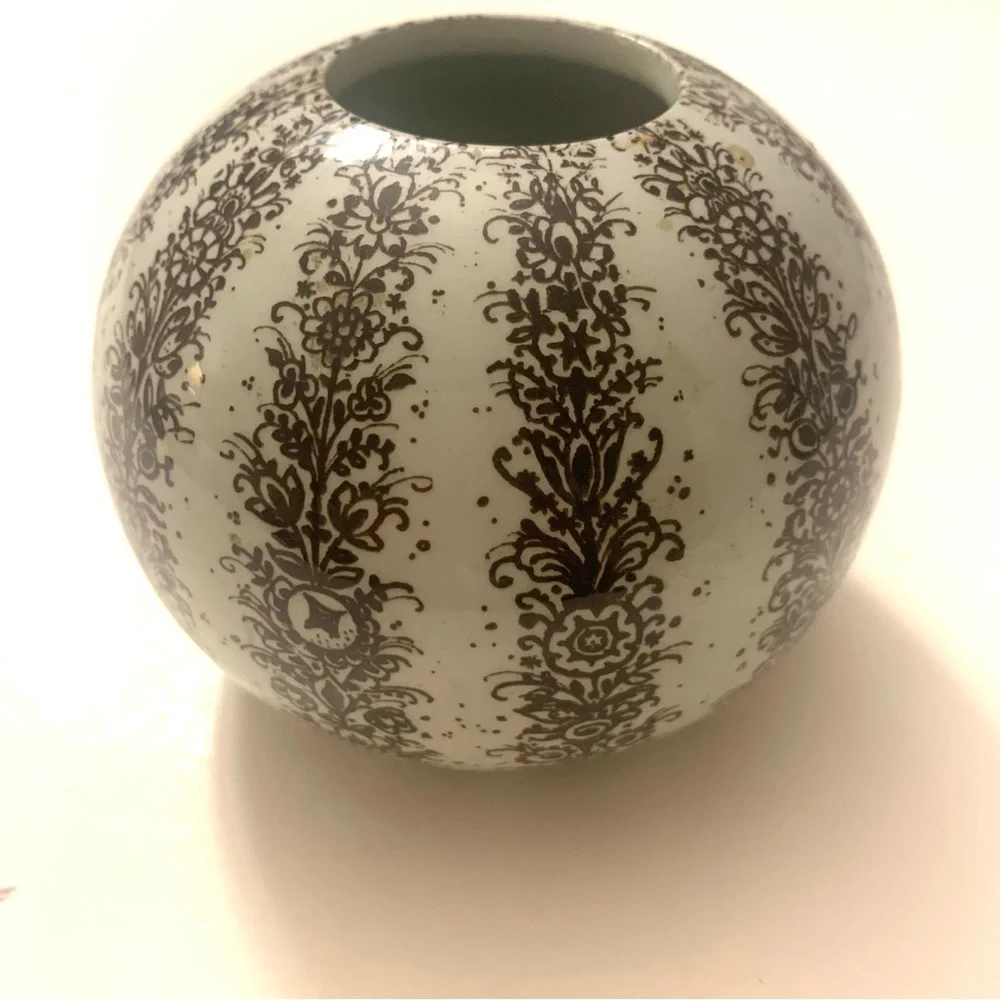 NYMOLLE Elegant Cream and Brown Patterned Vase